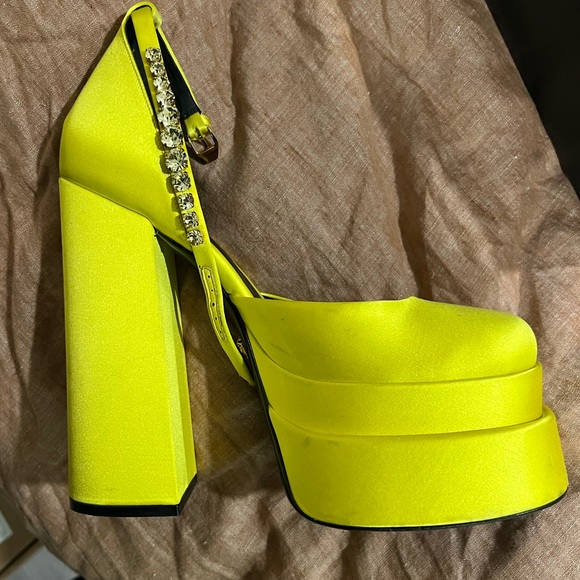 Versace medusa satin platform pumps yellow size 39 - Picture 4 of 8